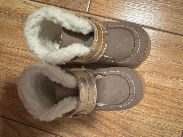 Botitas Kickers Bebé Borreguito talla 22