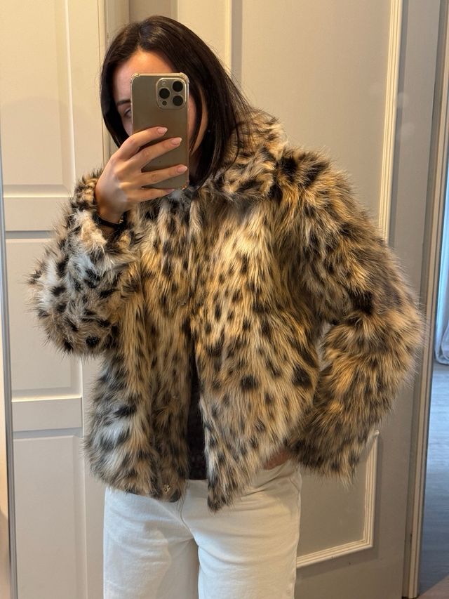 Abrigo pelo sintético leopardo