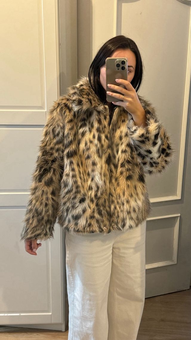 Abrigo pelo sintético leopardo