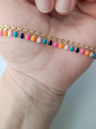 Tobilleras doradas con abalorios de colores