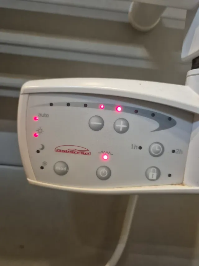 Radiador Toallero Eléctrico Blanco. Marca Gabarrón