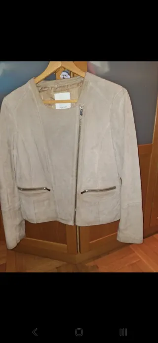 Cazadora de piel beige