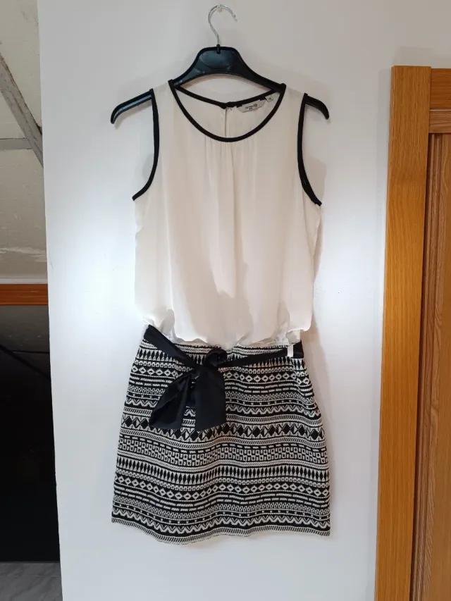 Vestido combinado blanco y negro Formula
