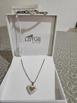 Conjunto Lotus Style Collar y Pulsera Corazón