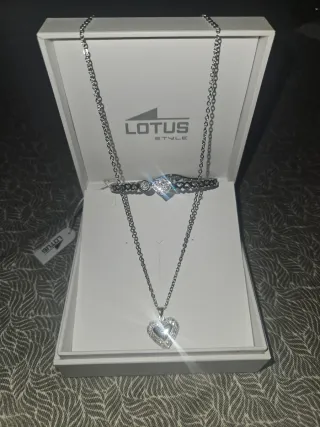 Conjunto Lotus Style Collar y Pulsera Corazón