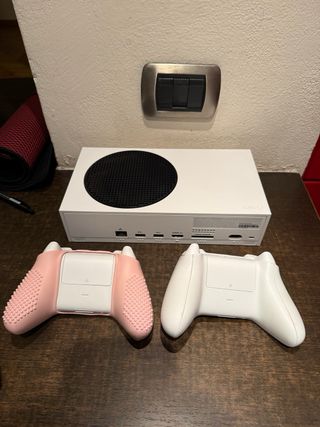 Xbox Series S + 2 controller (bianco, rosa)