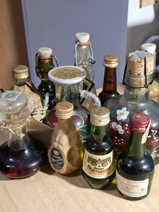 Lotto 10 bottiglie antiche da collezione