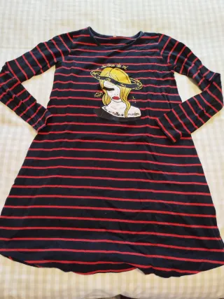 Vestidos, falda, jersey, camisa y chaquetón