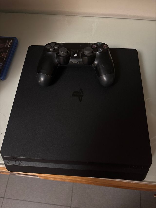 Consola PS4 (PlayStation 4) Negra slim 1Tb