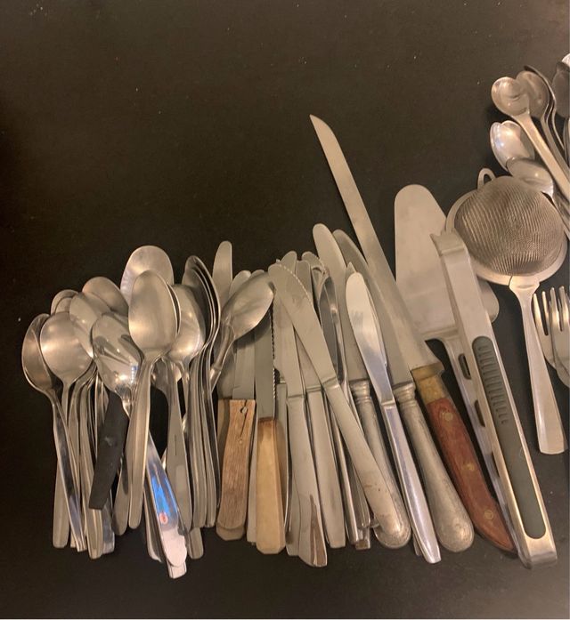 Lote 115 cubiertos y utensilios cocina