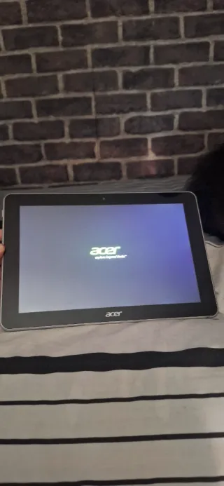 Tablet Acer Iconia Tab 8 - Funda incluida.