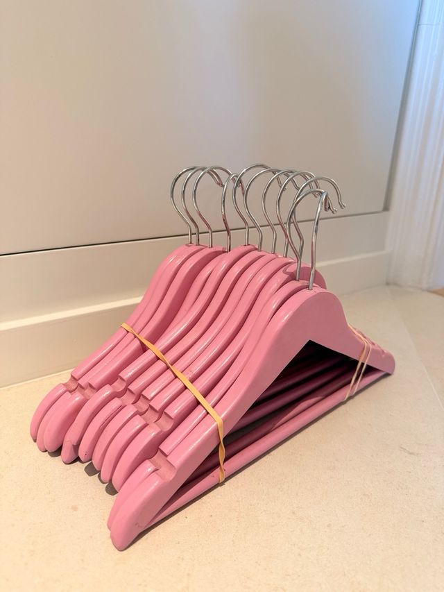 Perchas de madera para niños (pack de 60)