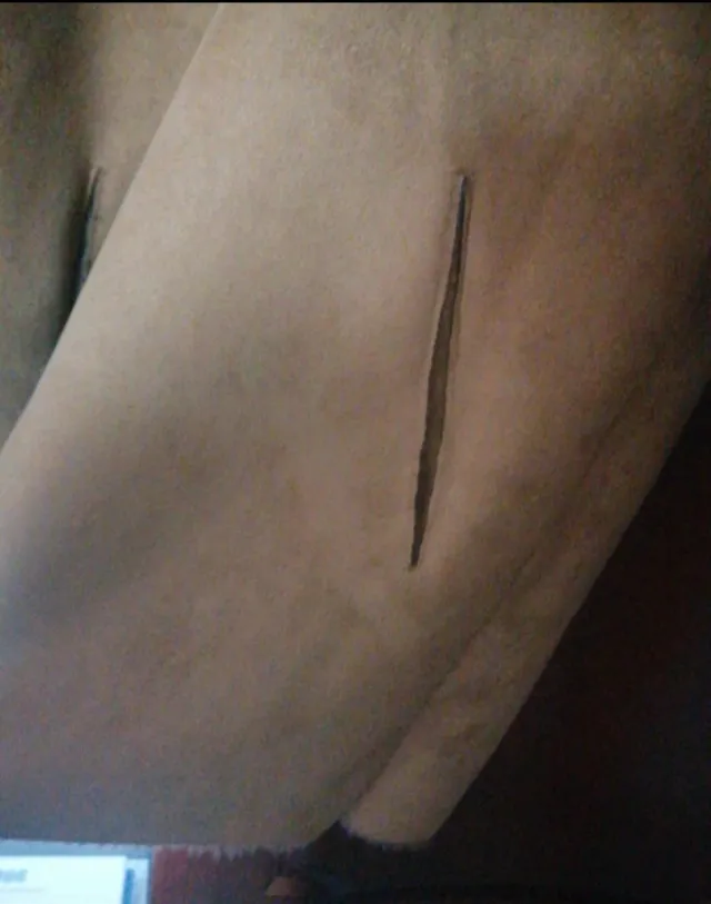 Abrigo de mujer, es de ante interior de borreguito