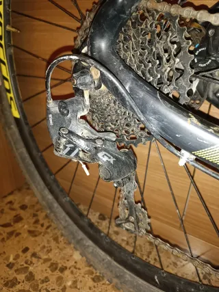 Bicicleta Scott Scale 945