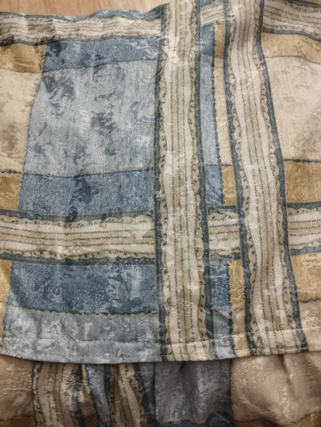 Colcha cama individual con volantes. Cama 80