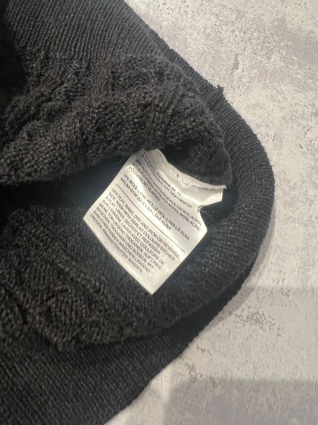 Jersey Negro con Estampado Navideño