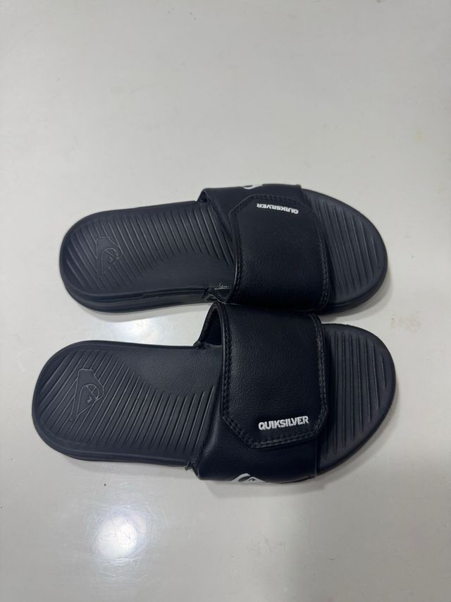 Lote Sandalias Niños Adidas y Quiksilver talla 34.