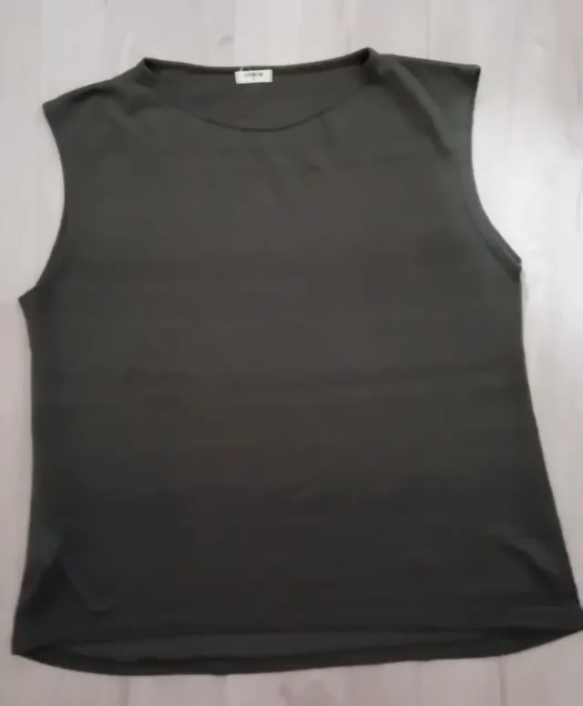 Camiseta sin mangas verde