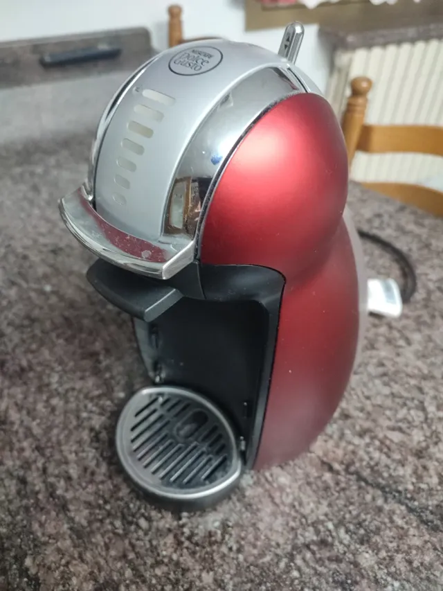 Cafetera Nescafé Dolce Gusto Roja