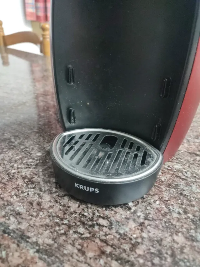 Cafetera Nescafé Dolce Gusto Roja