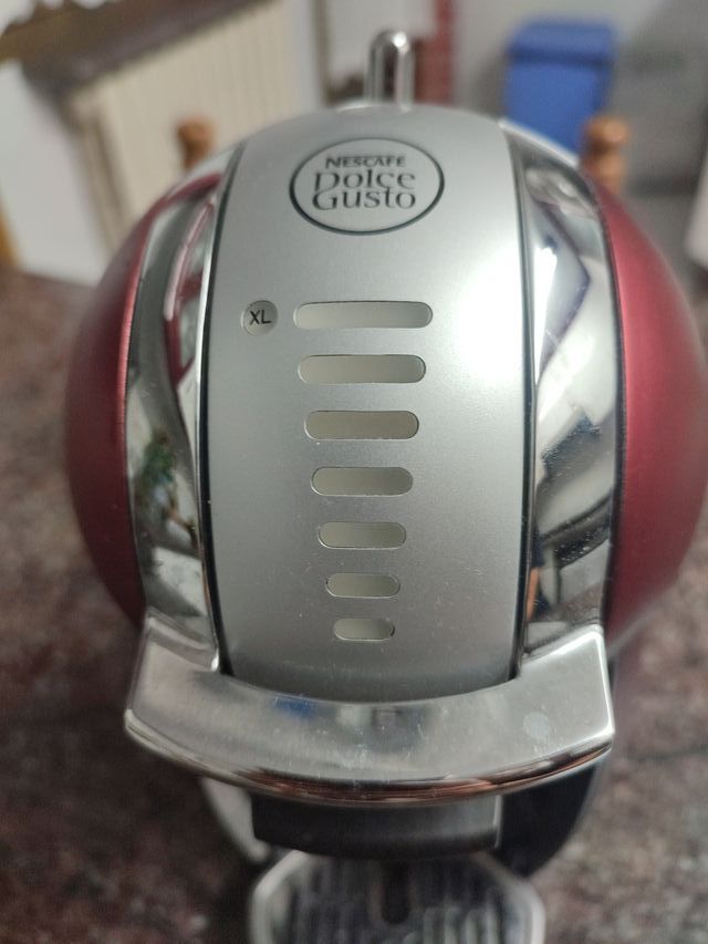 Cafetera Nescafé Dolce Gusto Roja