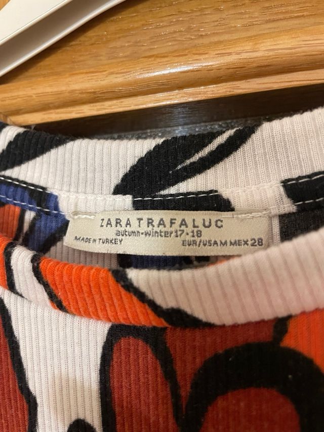 Camiseta Zara Estampada Abstracta