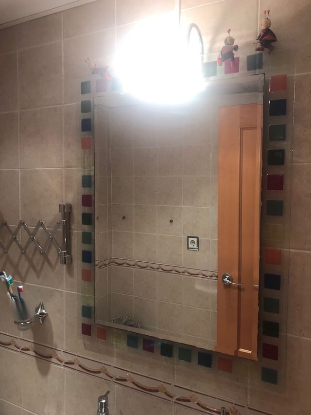 Lavabo de cristal con mosaico