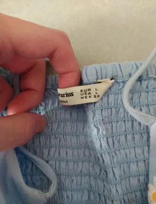 Vestido azul con flores blancas Stradivarius L