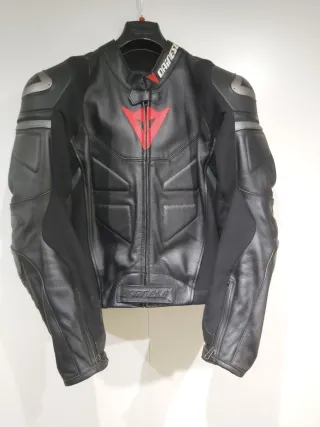 Chaqueta y pantalón moto Dainese Avro