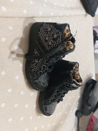 Scarpette bimba nere con borchie