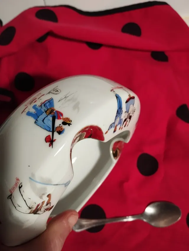 Cenicero de cerámica vasca decorato