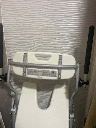 Silla de ducha para baño con ruedas