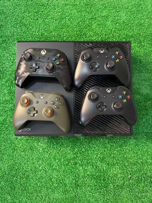 Console Xbox One + 4 Controller