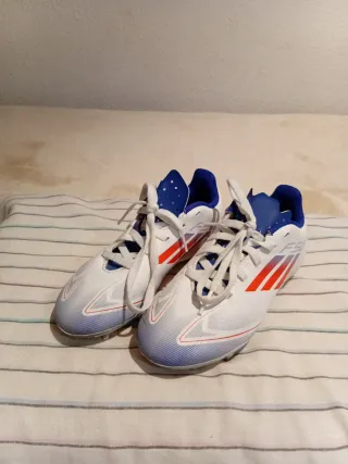Zapatillas Fútbol Adidas F50 Blancas Talla 31 .
