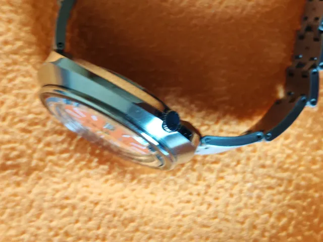 Reloj Seiko 5 Sports UFO Naranja