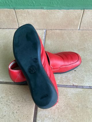 Zapatos rojos 24 HRS