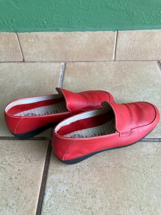 Zapatos rojos 24 HRS