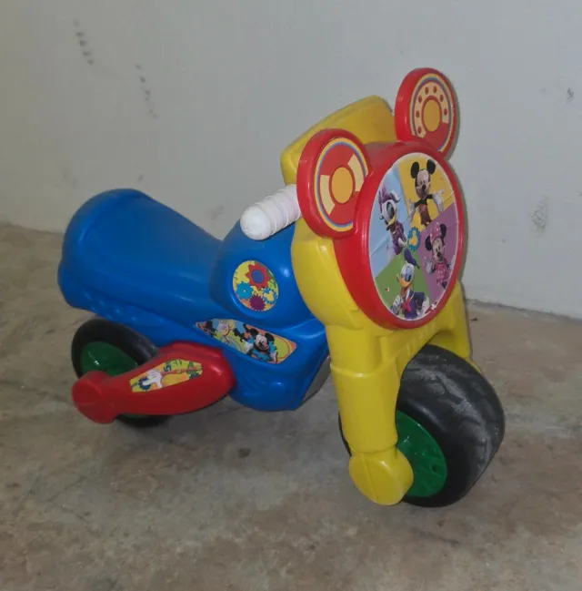 Moto correpasillos infantil Mickey Mouse