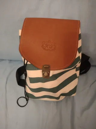 Mochila Rayas Verde y Blanco