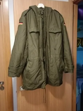 Parka militar alemana con forro interior verde