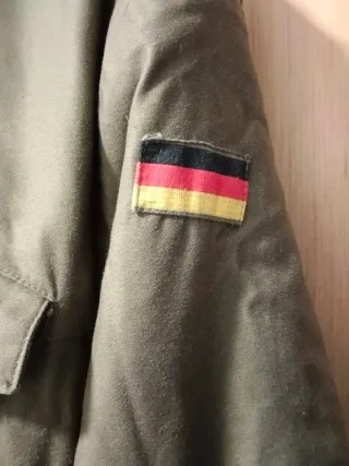 Parka militar alemana con forro interior verde