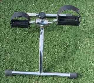 Pedaleador de ejercicio regulable básico