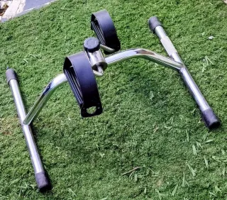 Pedaleador de ejercicio regulable básico
