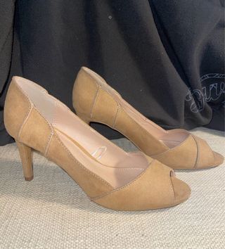 Zapatos de tacón peep toe beige