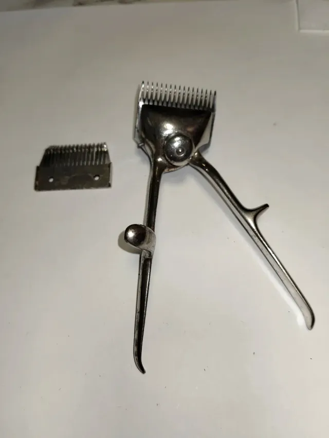 Taglia capelli manuale vintage