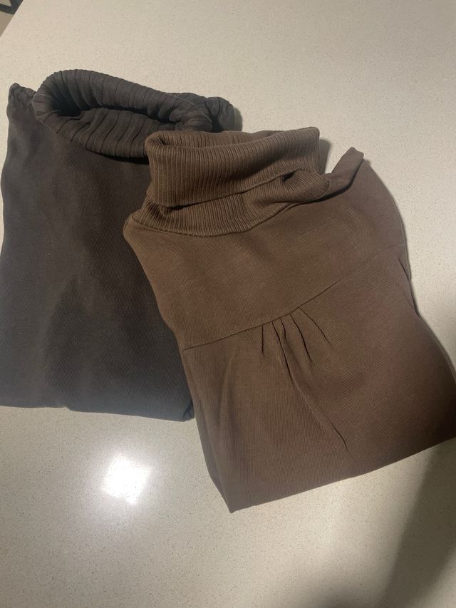 2 jerséis cuello vuelto manga corta marrones