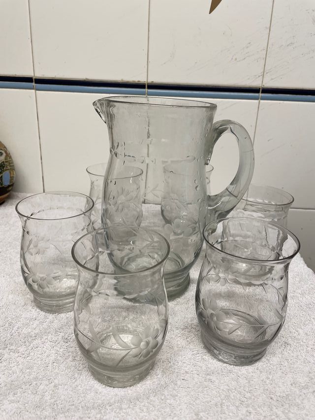 Jarra y 6 vasos de cristal tallado