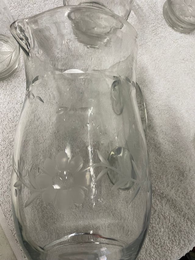 Jarra y 6 vasos de cristal tallado
