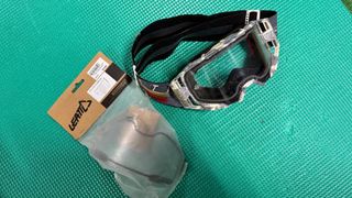 Casco Leatt 9.5 Carbono + Gafas talla M