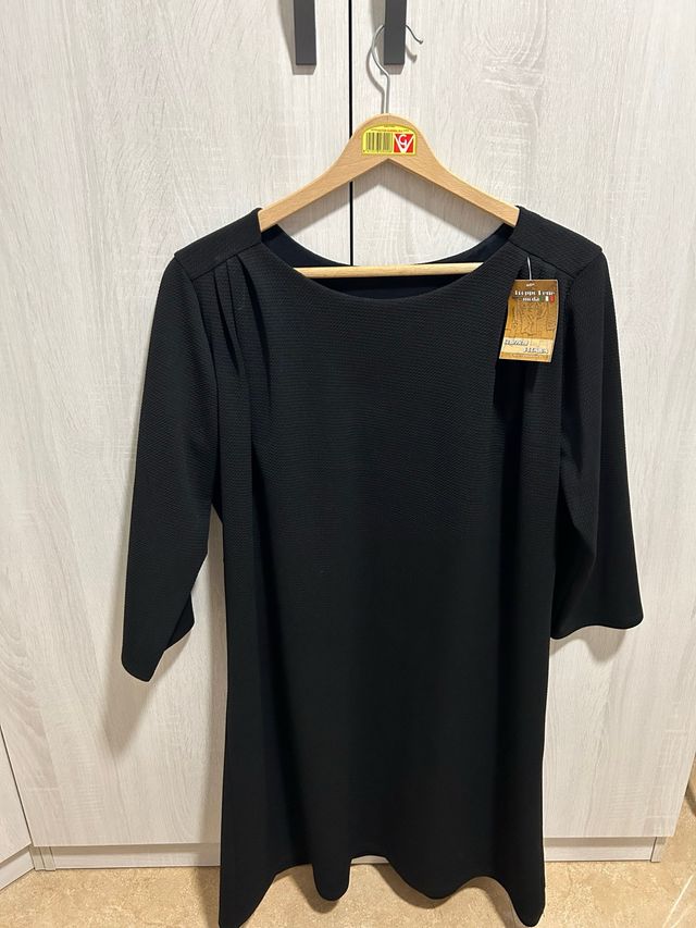 Elegante vestido negro